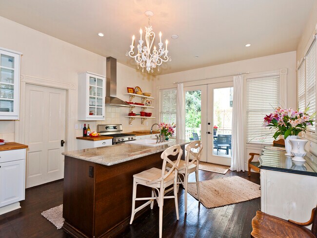 Foto del edificio - 1914 NW 24th Pl