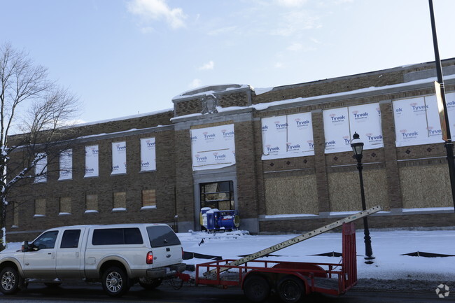 Building Photo - The Gateway Senior Apartments