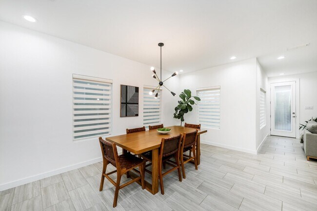 Foto del edificio - 425 Deer Path Lp