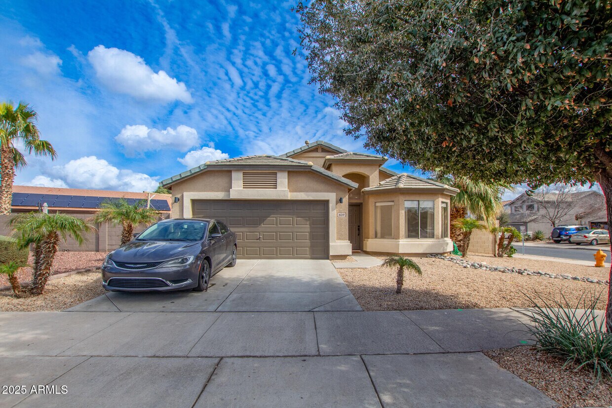 Foto principal - 16019 W Linden St