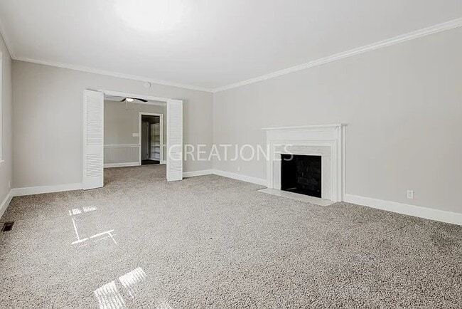 Foto del edificio - 717 Ridgecrest Rd