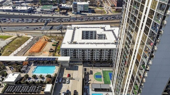 Foto del edificio - 1280 W Peachtree St NW