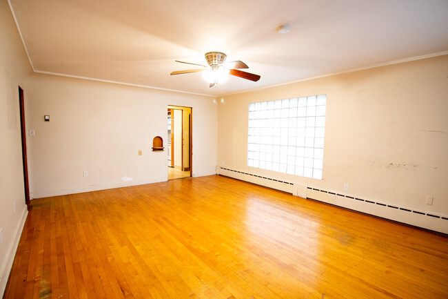 Livingroom - 1417 12th St N