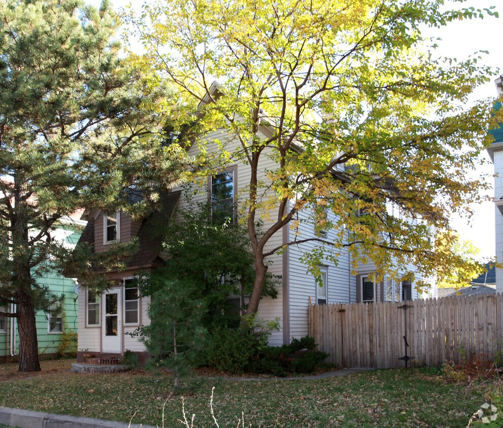 Primary Photo - 3311 Elliot Ave