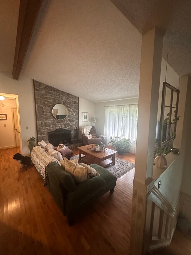 Building Photo - 128 White Oak Road Ext