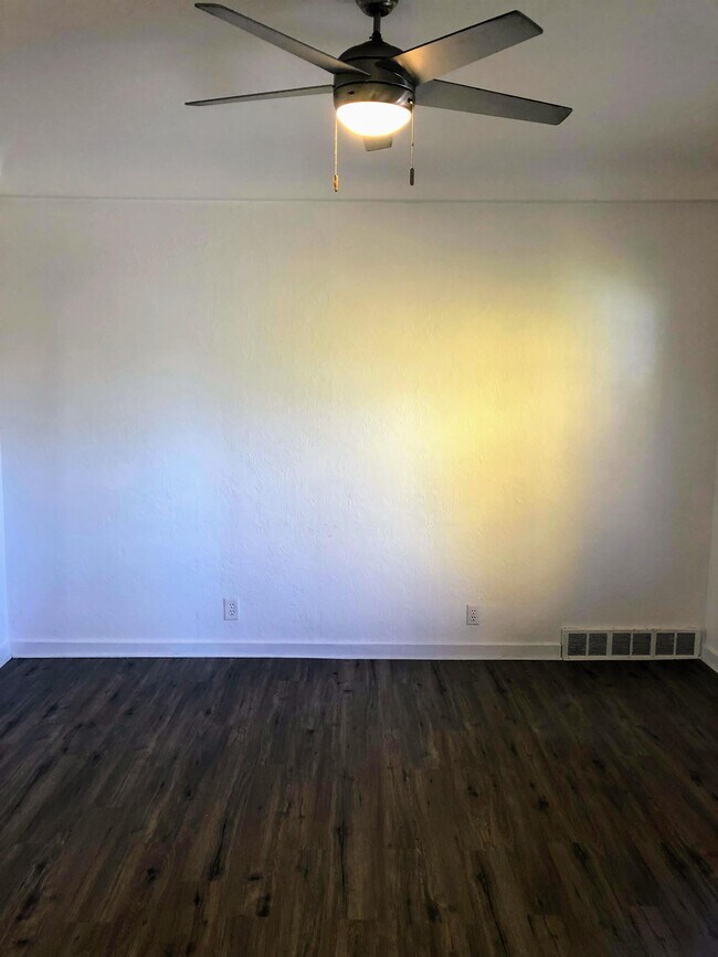 Building Photo - 1309 Pritchard St