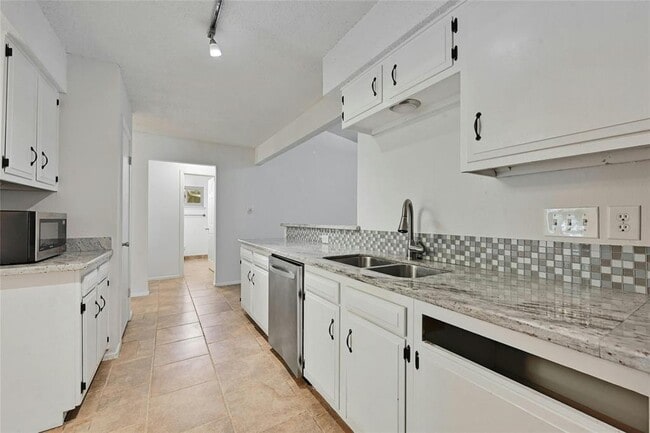 Building Photo - 3326 Clarksburg Dr