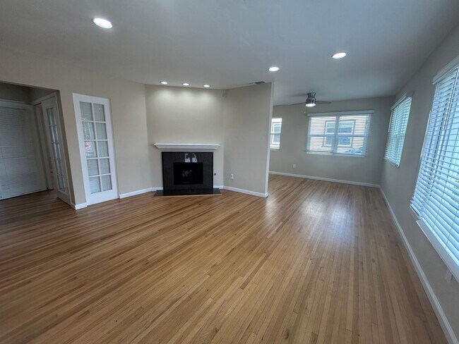 Foto del edificio - 1130 Thomas Ave