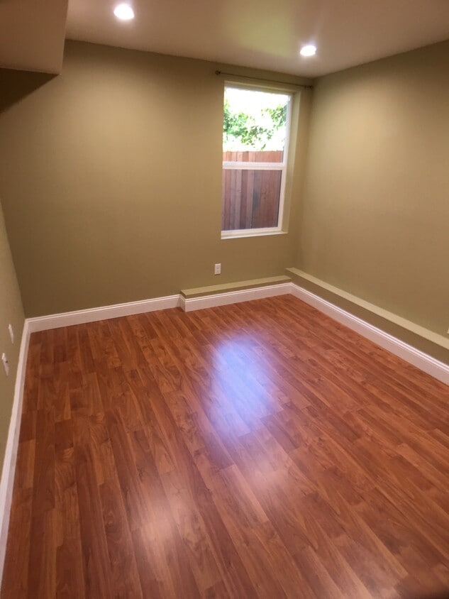 Building Photo - 1379 19th Ave