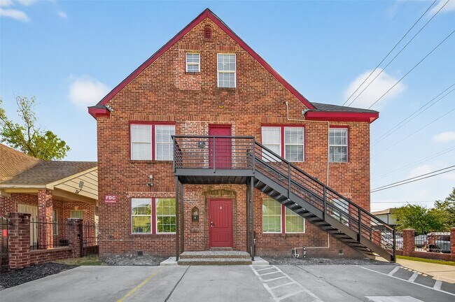 Building Photo - 2602 Isabella St