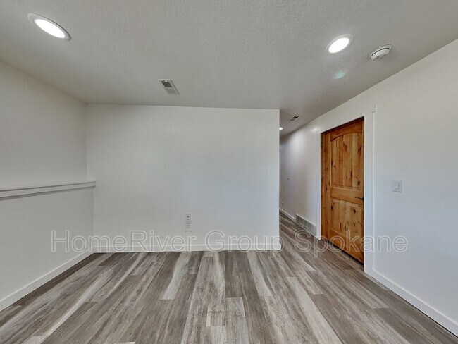 Building Photo - 6124 N Hartley St