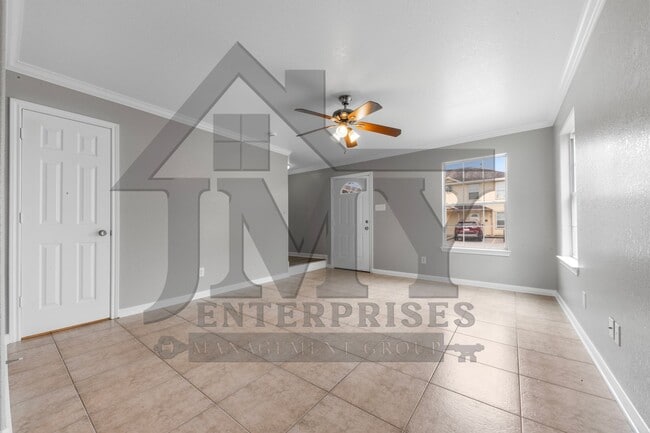 Building Photo - Duplex For Lease