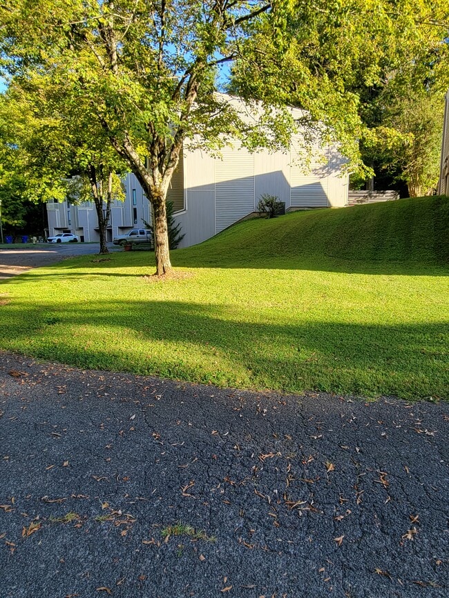 Building Photo - 90 Valley Forge Dr