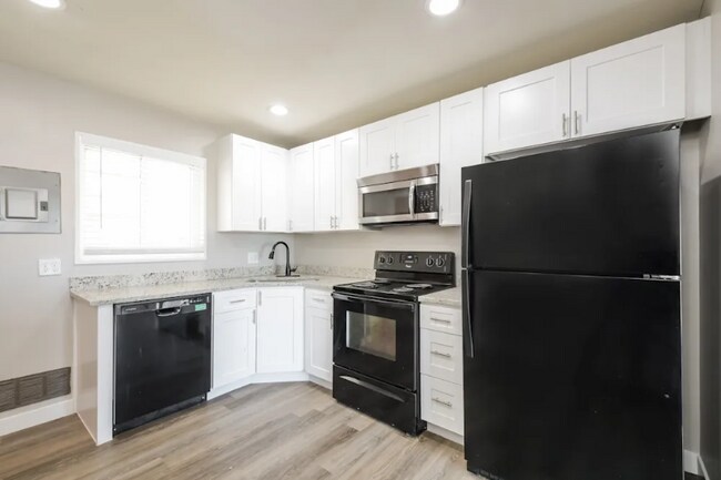 Foto del edificio - 10847 Murray Dr