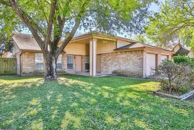 Building Photo - 11203 Pender Ln