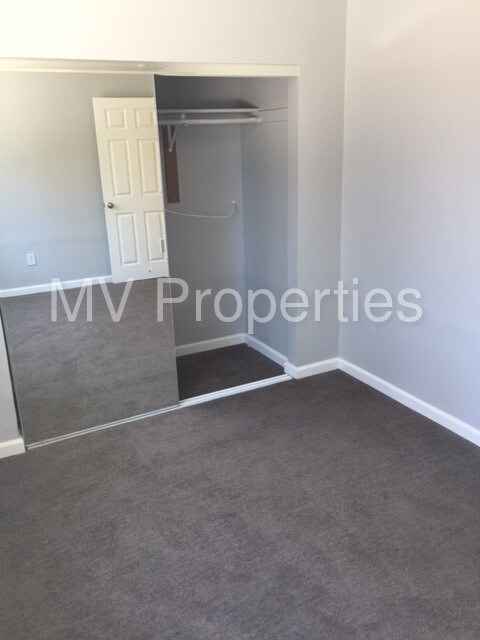 Foto del edificio - 266 Lavender Ln