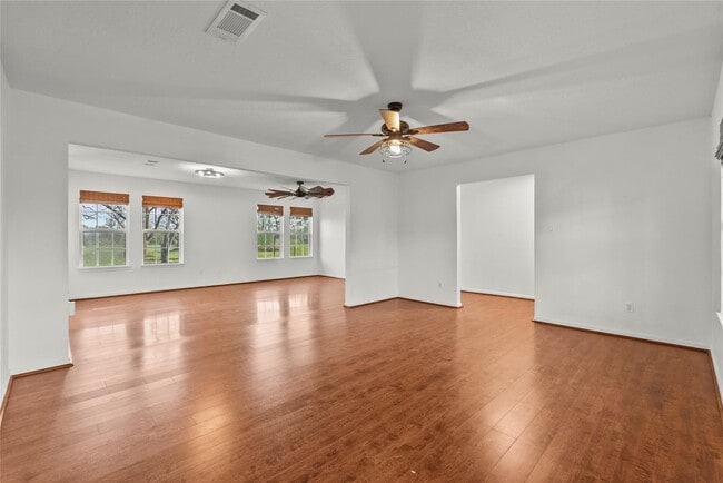 Foto del edificio - 14621 Cedar St