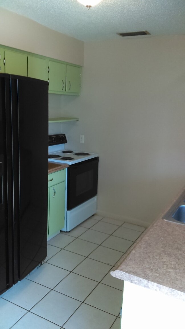 Building Photo - 8030 Orange Ave