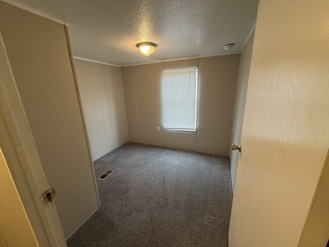 Building Photo - 1406 Bartley Ct