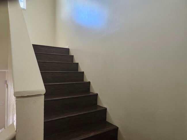 Foto del edificio - 621 Cypress Way W