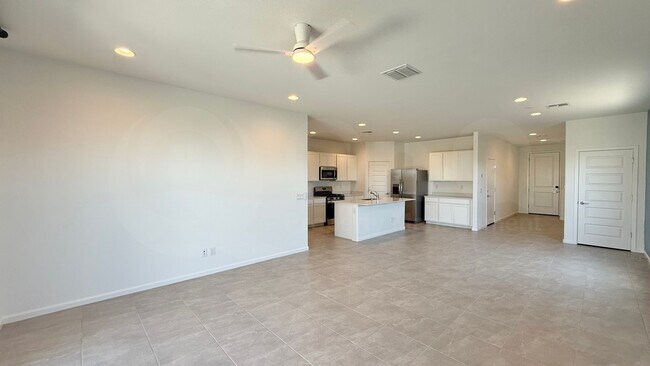 Building Photo - 9550 W Catalina Dr