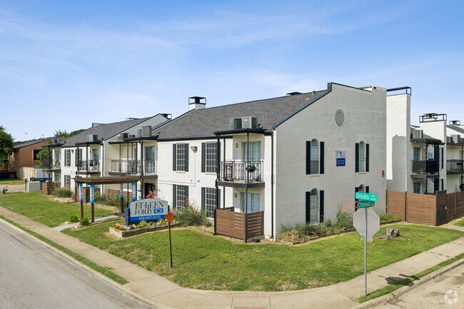 Building Photo - 1540 Apartments