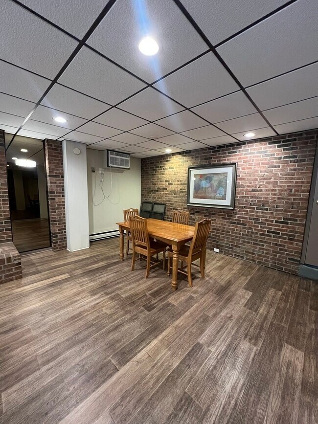 Foto del edificio - 2320 N Nordica Ave