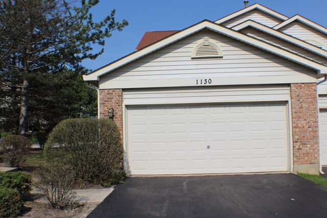 Building Photo - 1130 S Parkside Dr