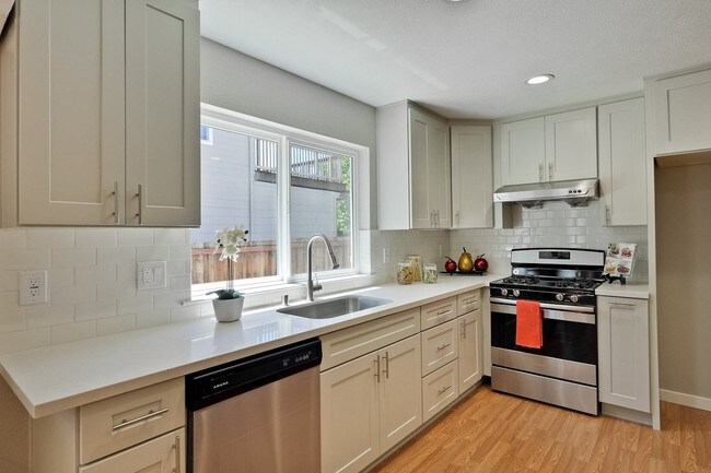 Foto del edificio - 481 Morse Ave