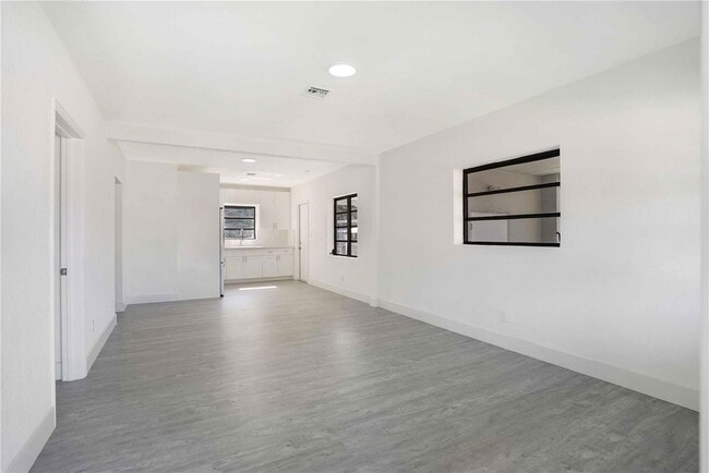 Foto del edificio - 50 E 13th St