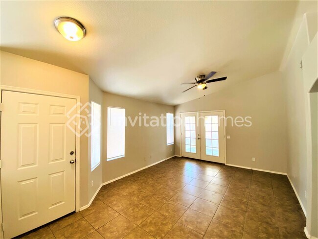 Building Photo - 4607 W Laredo St