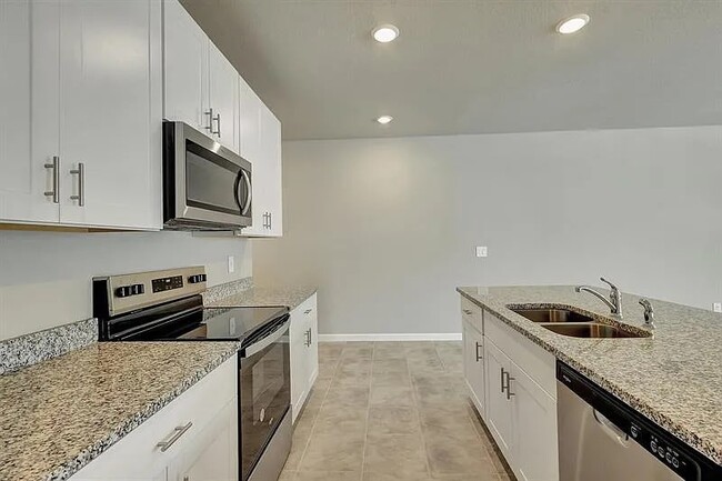 Foto del edificio - 5788 SE Edgewater Cir
