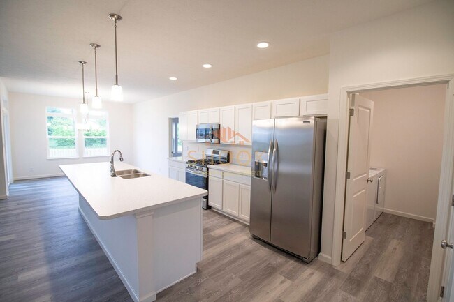 Foto del edificio - MODERN 3BR HOME IN BLACKTHORNE