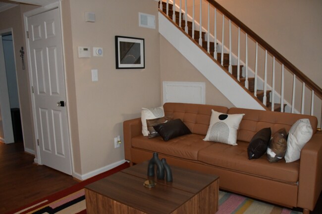 Building Photo - 2633 Colebrooke Dr
