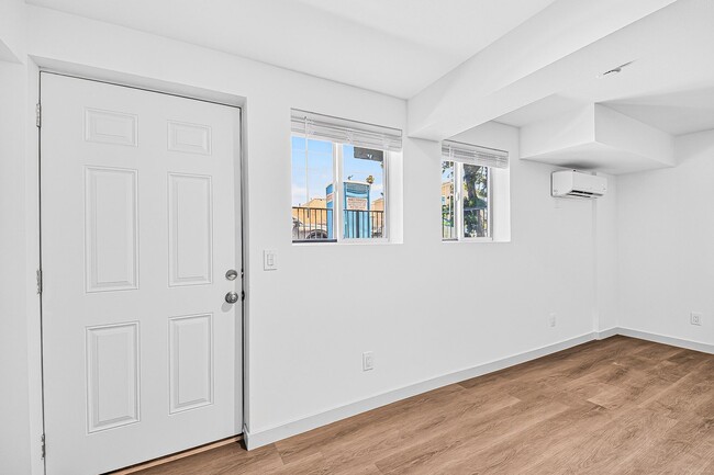 Foto del edificio - 1121 Daisy Ave