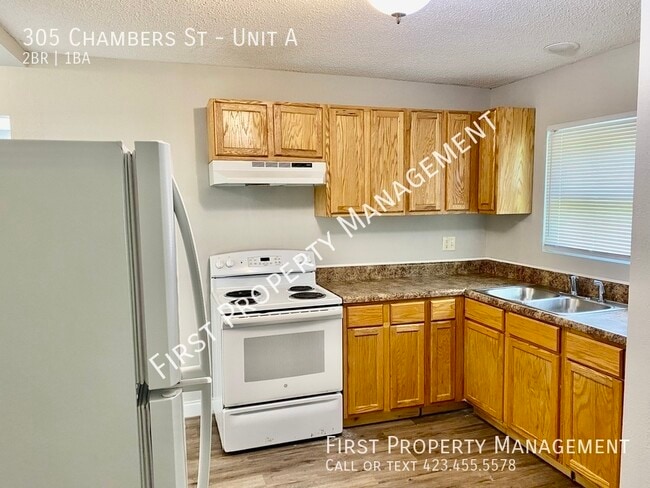 Building Photo - Rossville Duplex: 2Bed/1Bath with laundry ...