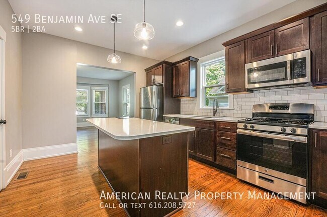Foto del edificio - 549 Benjamin Ave SE