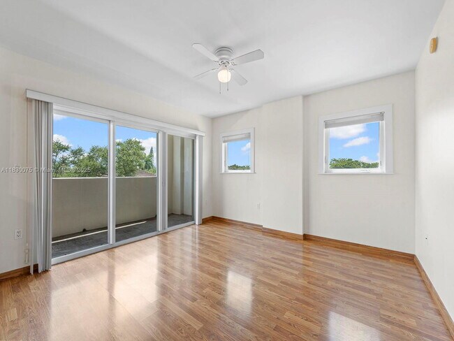 Foto del edificio - 2740 SW 28th Terrace