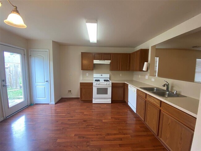 Foto del edificio - 18119 Hammondsport Ln