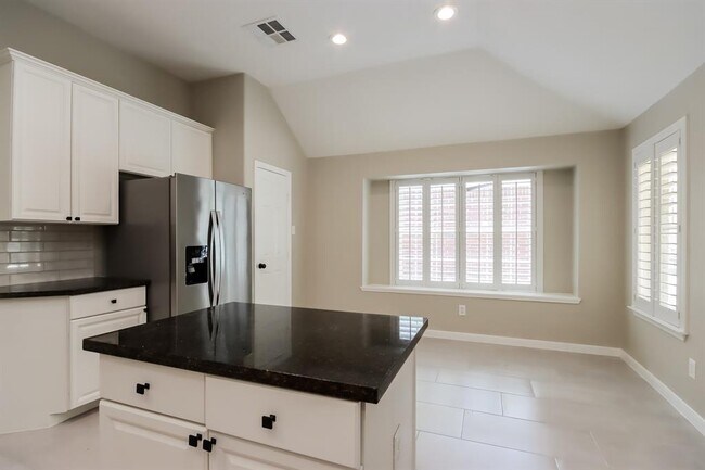 Building Photo - 174 Merryweather Pl