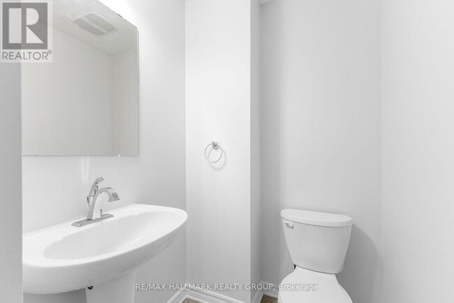 Building Photo - 648 Danaca Priv.