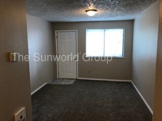 Building Photo - TWO BEDROOM TOWNHOME STYLE PLEX