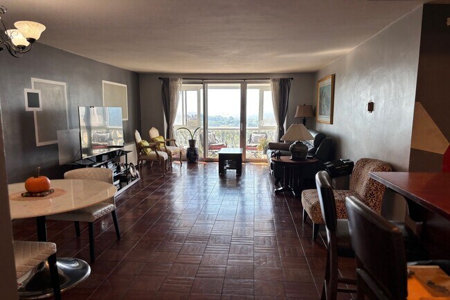 Foto del edificio - 2000 Linwood Ave