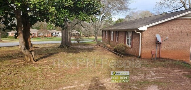 Building Photo - 117 Avalon Cir