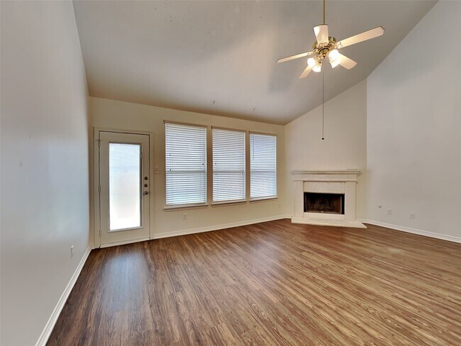 Foto del edificio - 28726 Hidden Cove Dr