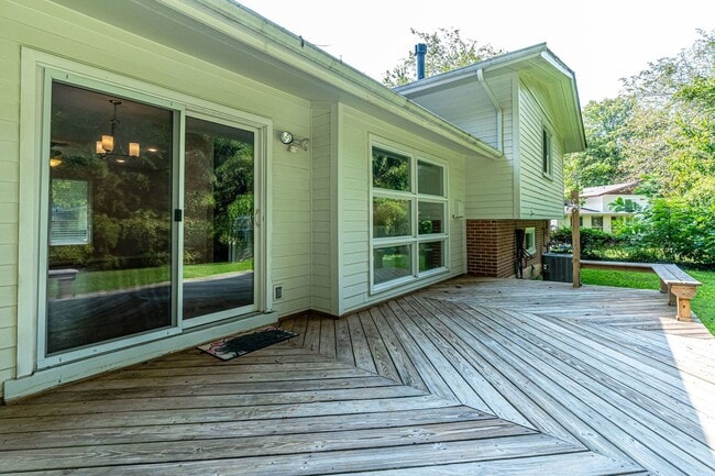 Building Photo - 4228 San Carlos Dr