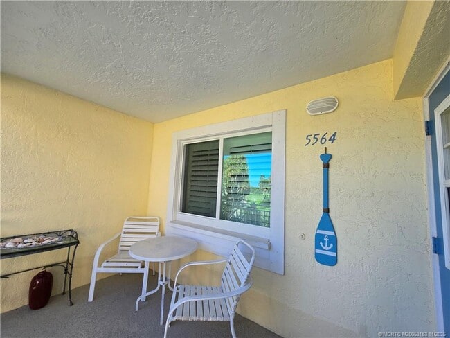 Foto del edificio - 5564 NE Gulfstream Way