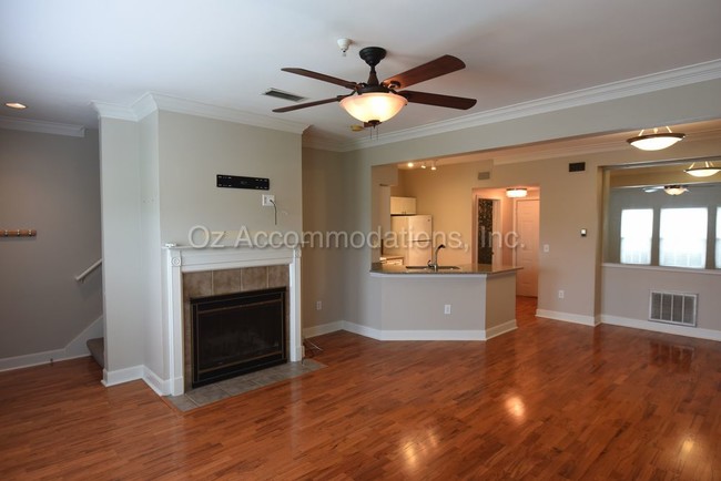 Foto del edificio - 11613 Tomahawk Creek Pky