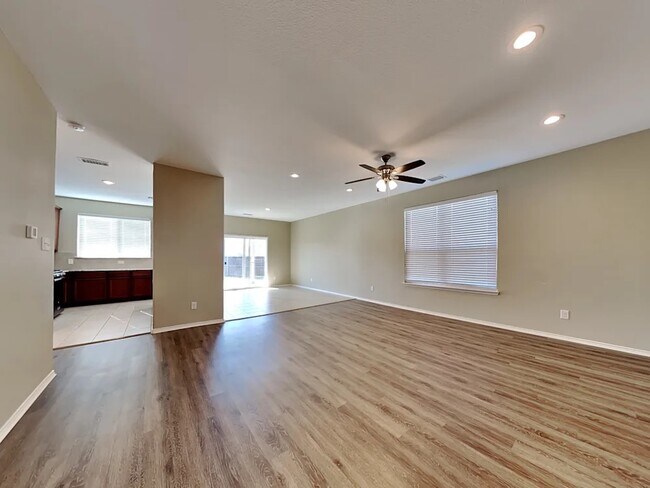 Foto del edificio - 2103 Slow Stream Dr