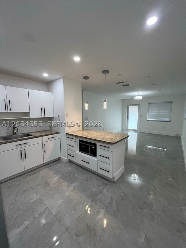 Building Photo - 2783 SW 33rd Ct
